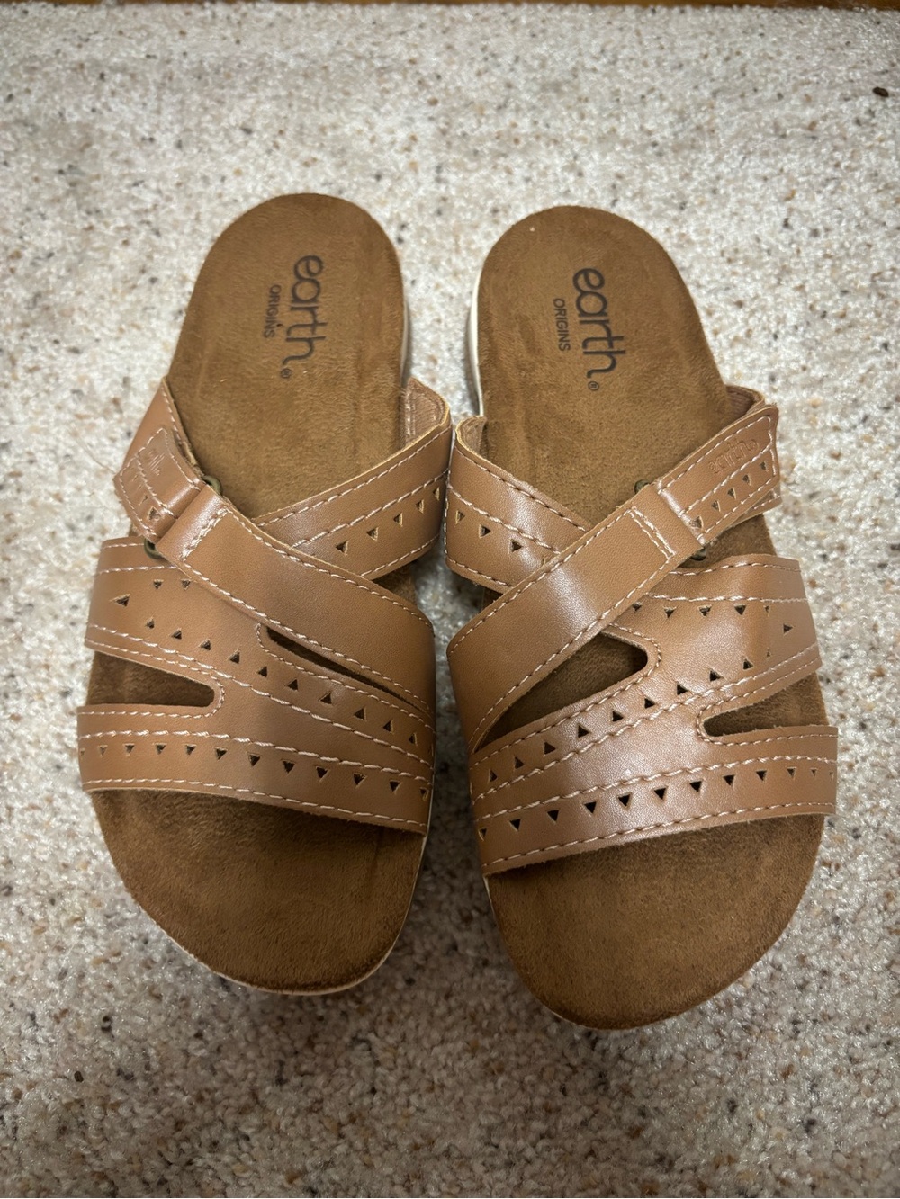 Earth Origins Women's Brown Cutout Slide Sandals